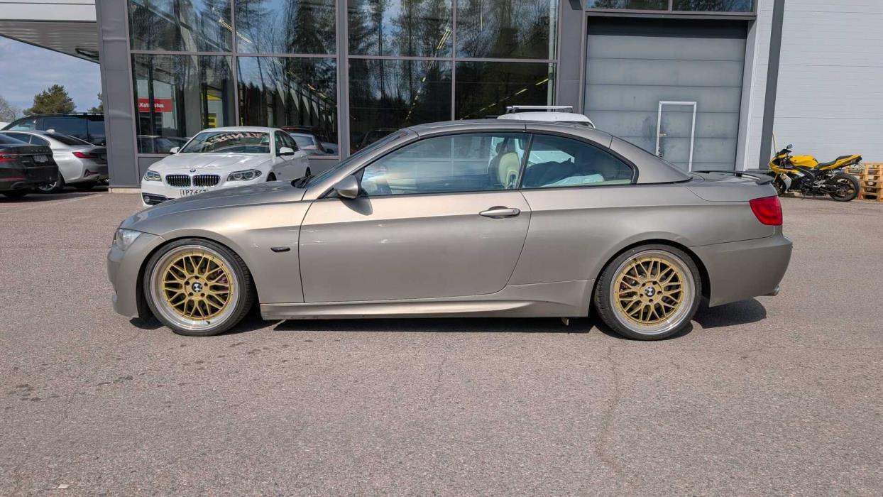 BMW 325 2007
