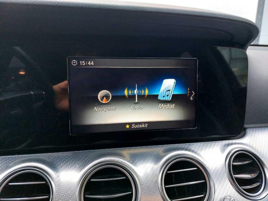 MERCEDES-BENZ E 2019