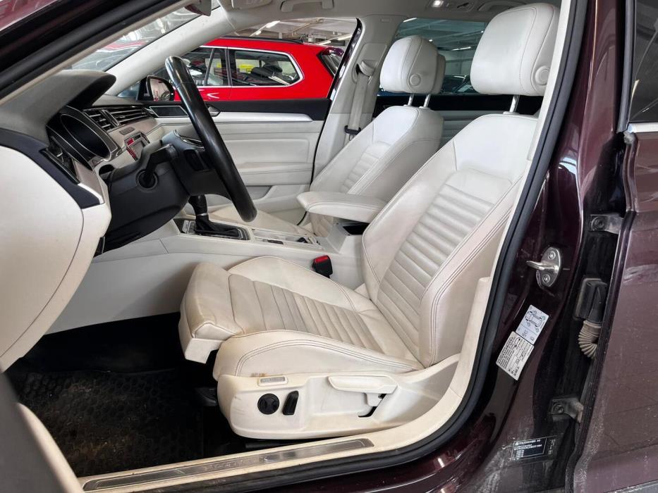 VOLKSWAGEN Passat 2016