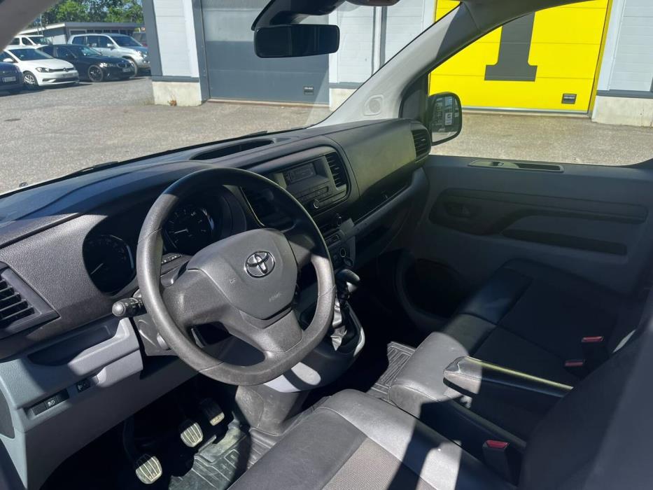 TOYOTA Proace 2021