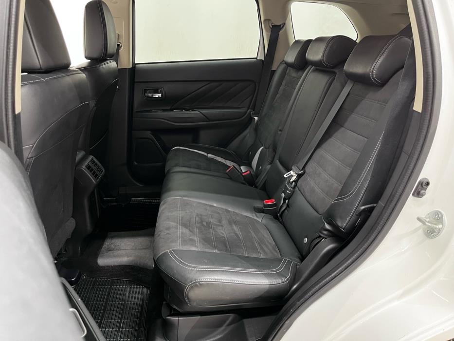 MITSUBISHI Outlander PHEV 2019