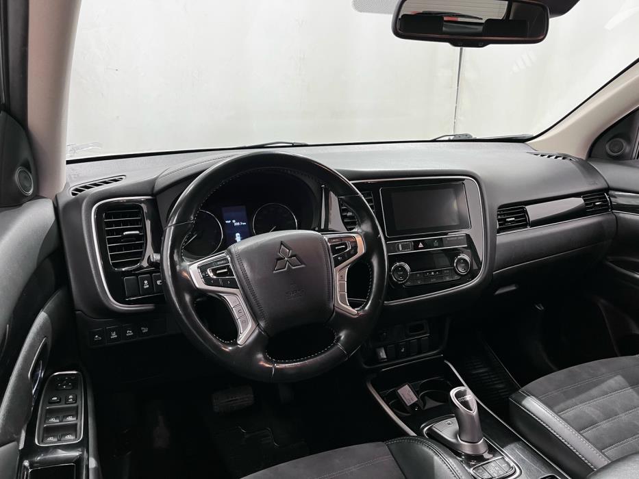 MITSUBISHI Outlander PHEV 2019