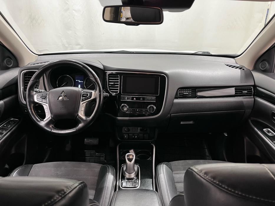 MITSUBISHI Outlander PHEV 2019