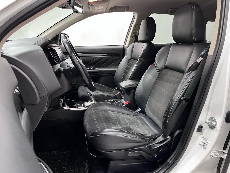 MITSUBISHI Outlander PHEV 2019