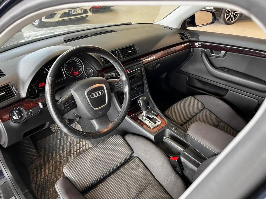 AUDI A4 2005