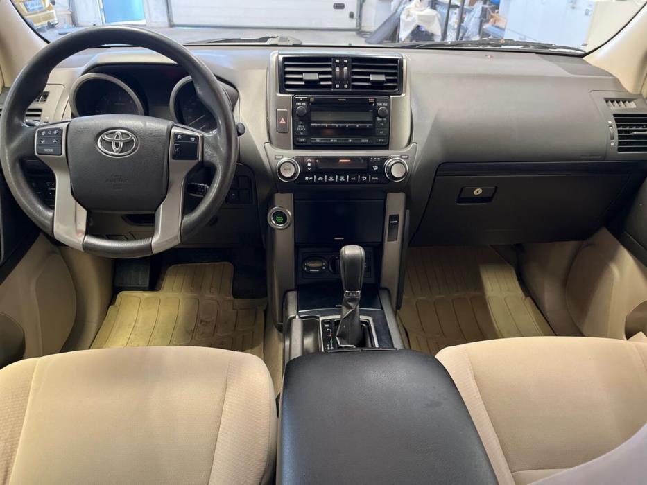 TOYOTA Land Cruiser 2013