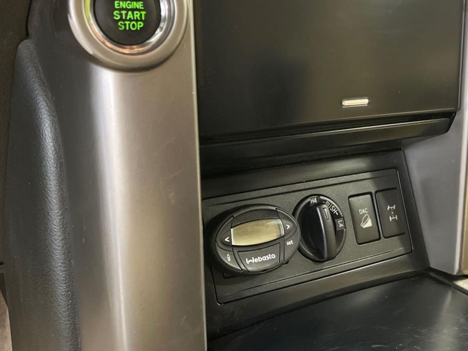 TOYOTA Land Cruiser 2013