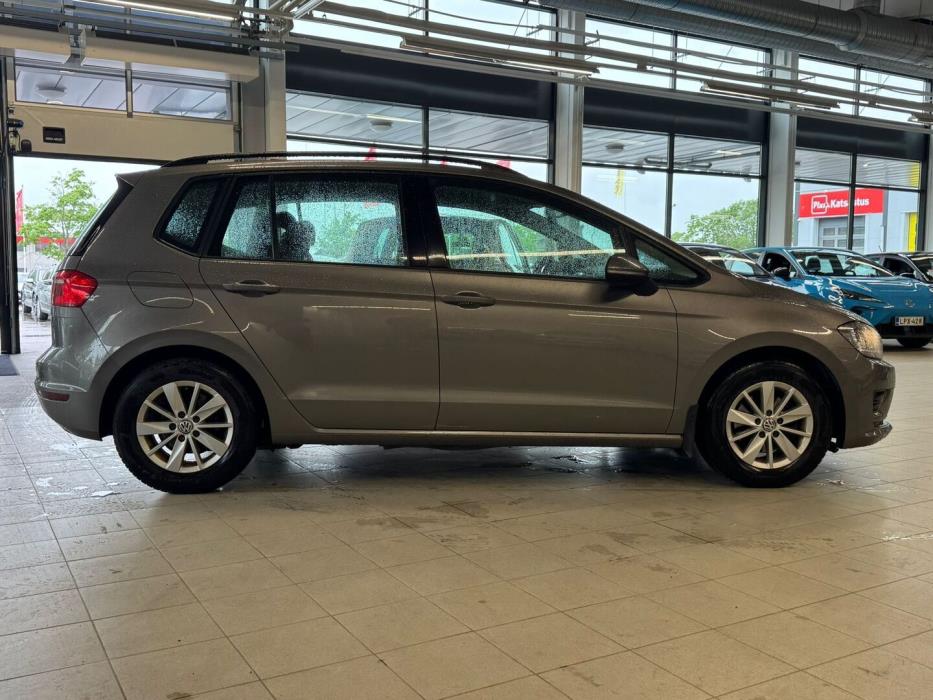 VOLKSWAGEN Golf Sportsvan 2014