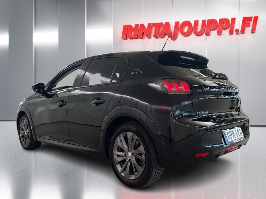 PEUGEOT e-208 2021