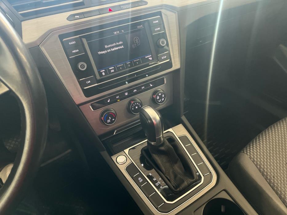 VOLKSWAGEN Passat 2017