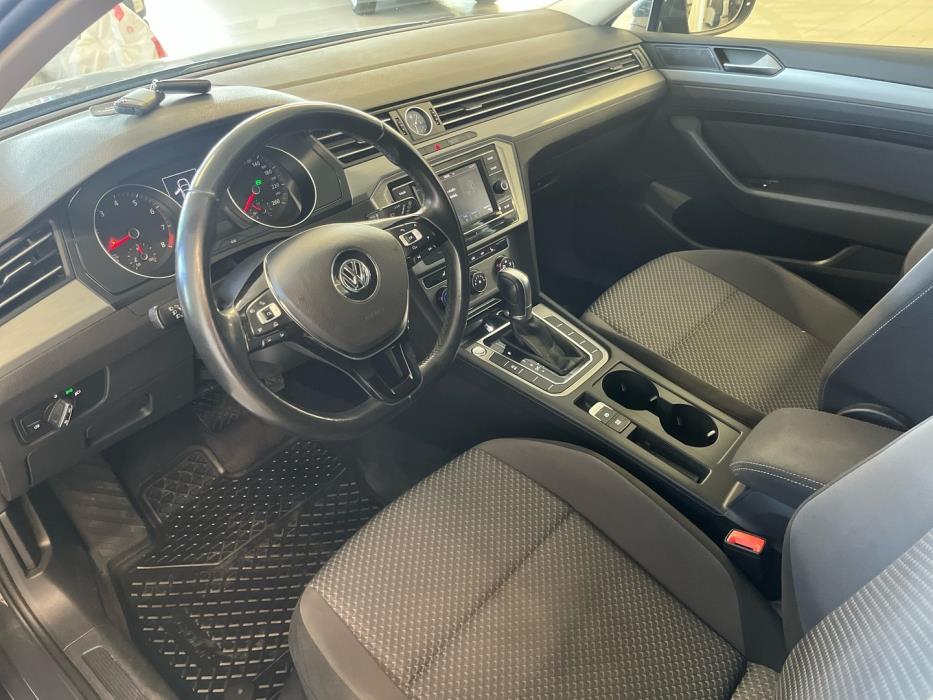 VOLKSWAGEN Passat 2017