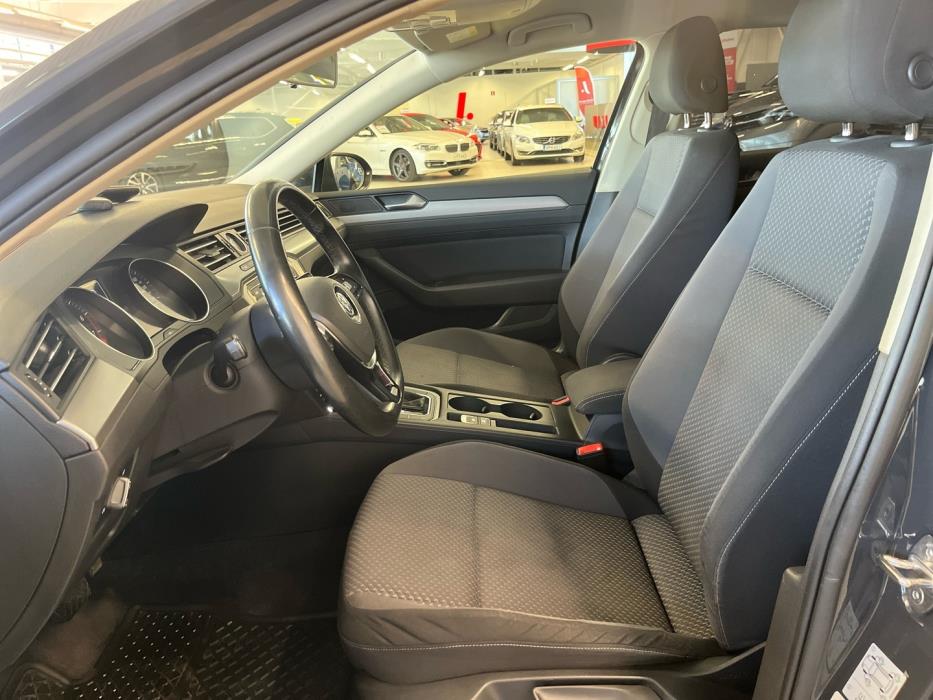 VOLKSWAGEN Passat 2017