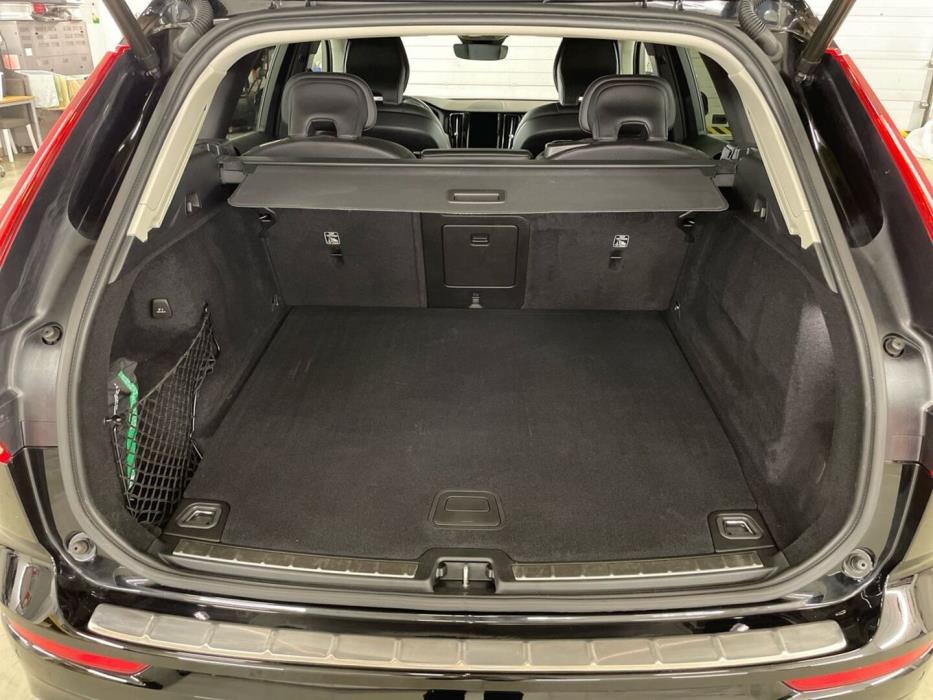 VOLVO XC60 2022