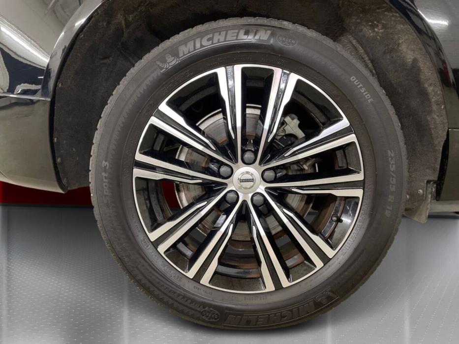 VOLVO XC60 2022