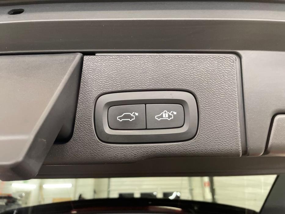 VOLVO XC60 2022