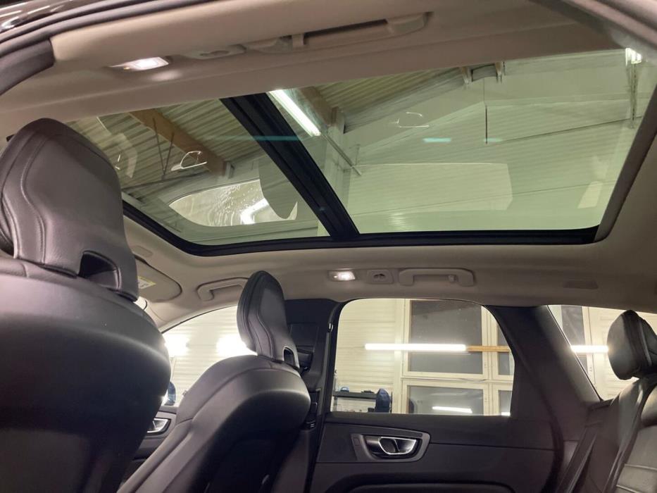 VOLVO XC60 2022
