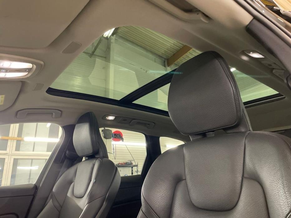 VOLVO XC60 2022