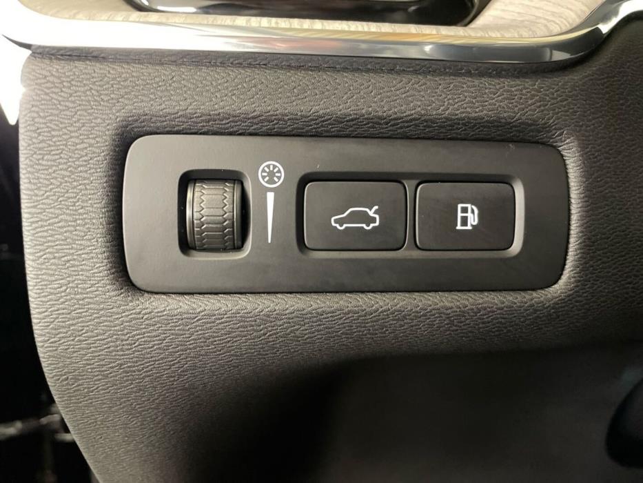 VOLVO XC60 2022