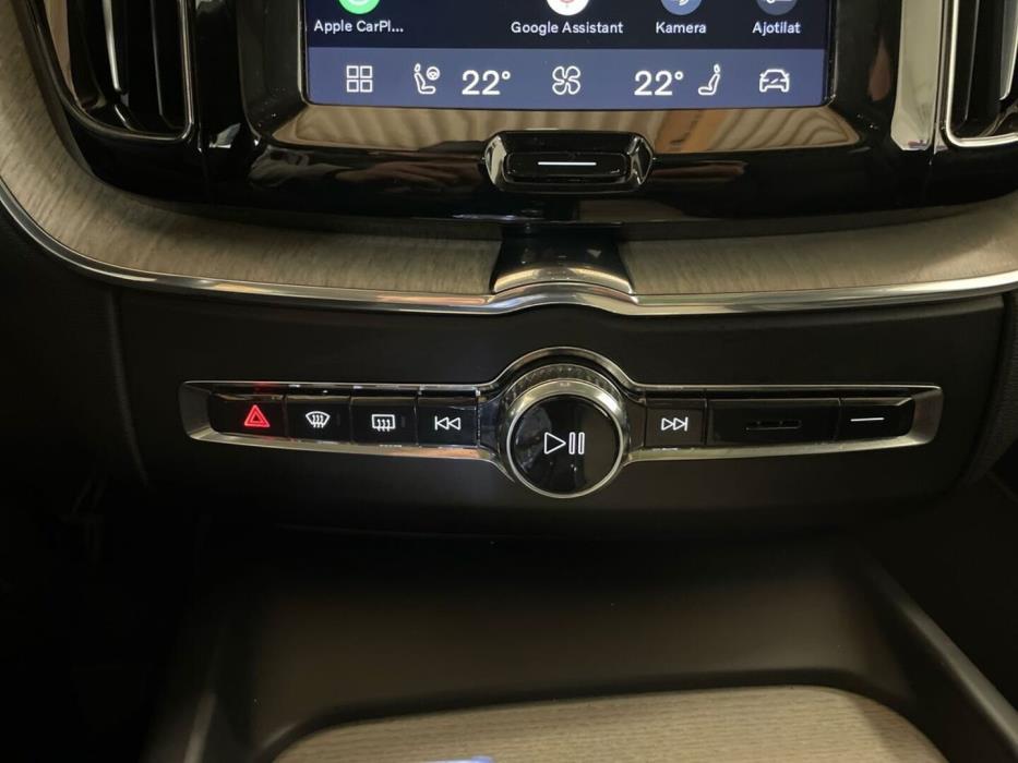 VOLVO XC60 2022