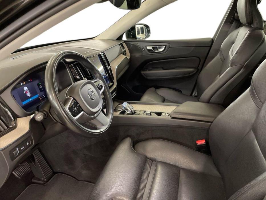 VOLVO XC60 2022