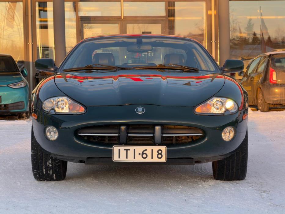 JAGUAR XK8 2001