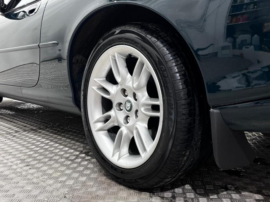 JAGUAR XK8 2001