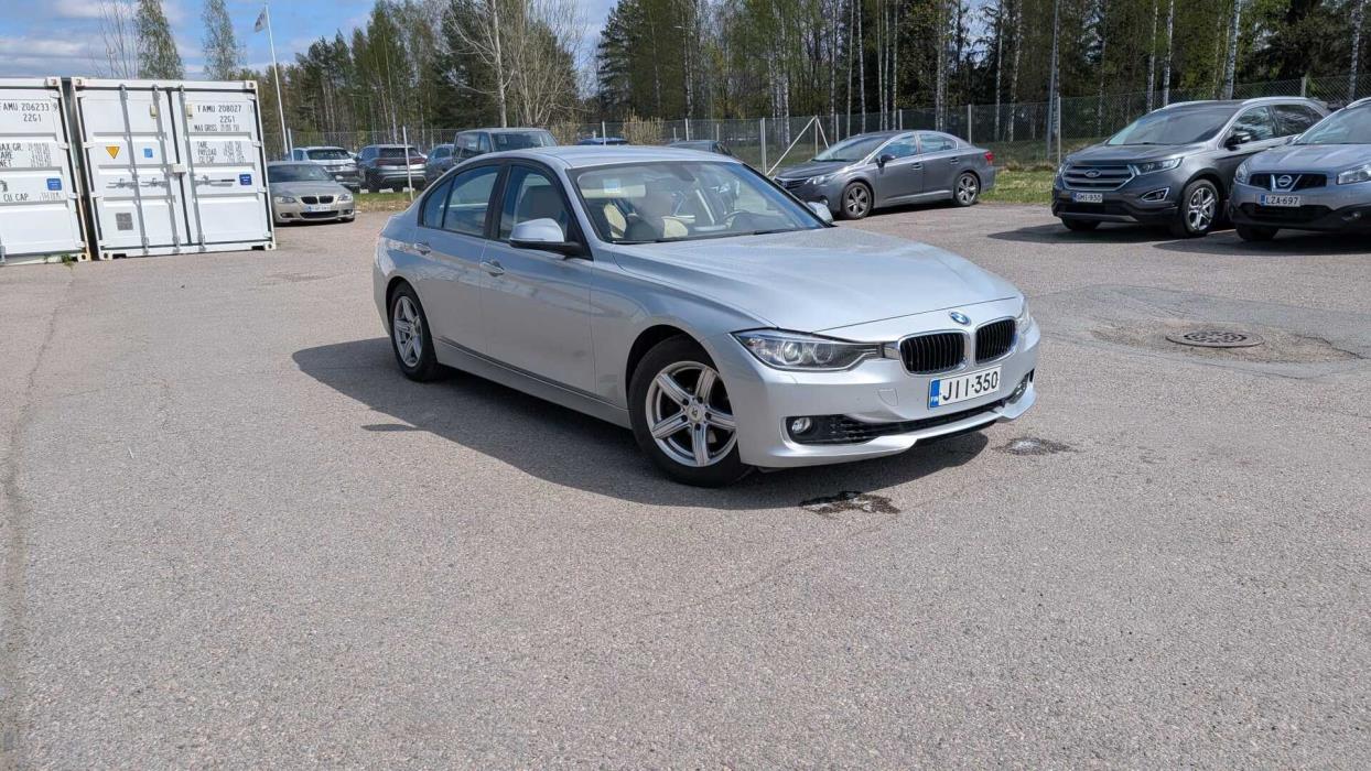 BMW 320 2012