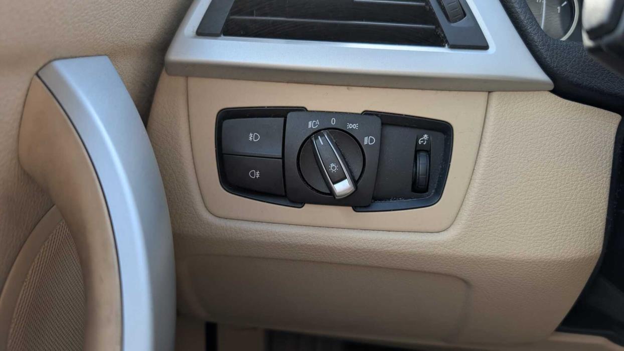 BMW 320 2012