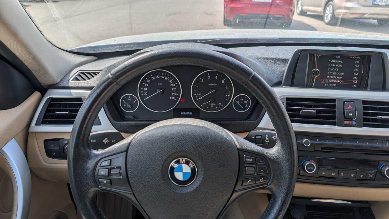 BMW 320 2012