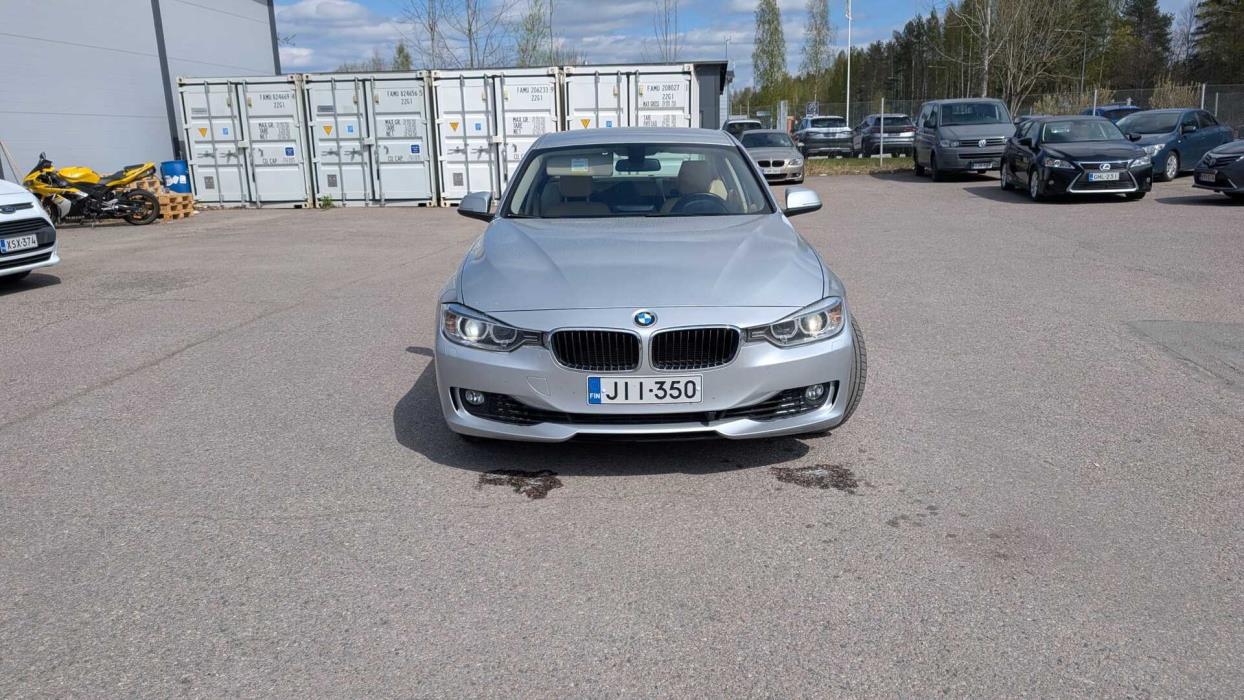 BMW 320 2012