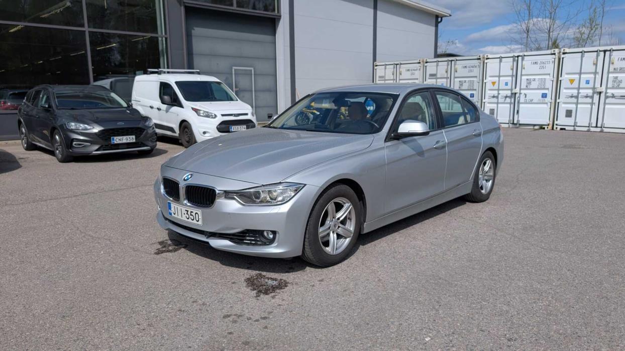 BMW 320 2012