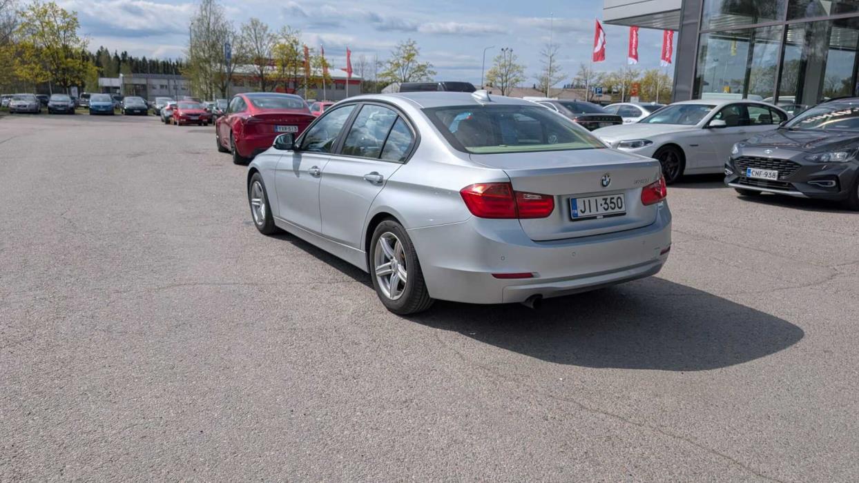 BMW 320 2012