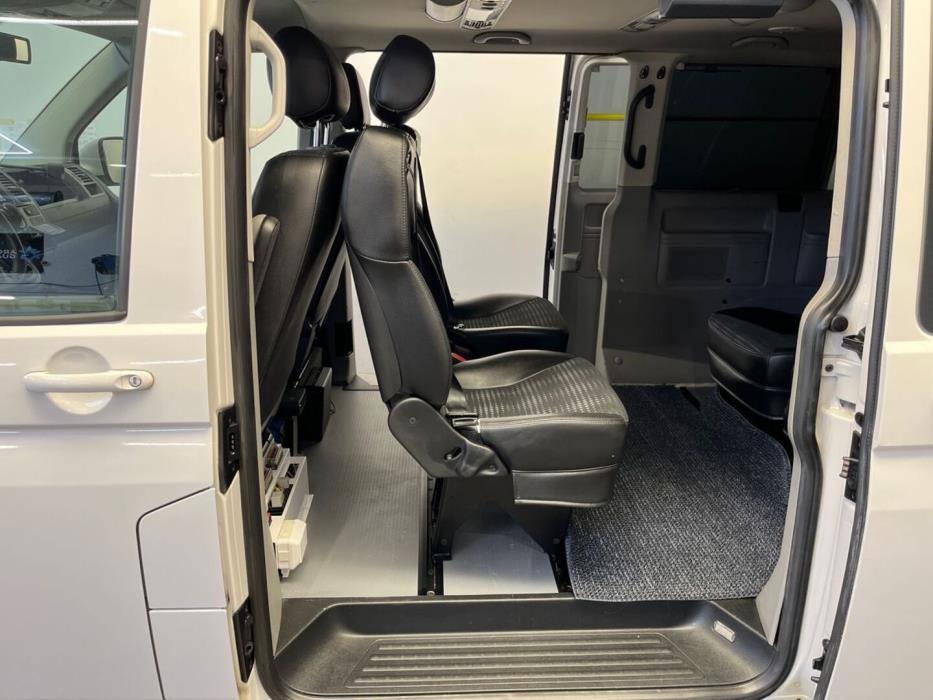 VOLKSWAGEN Caravelle 2012