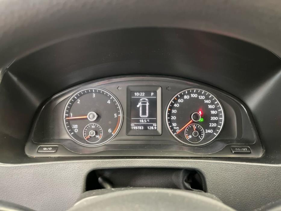 VOLKSWAGEN Caravelle 2012