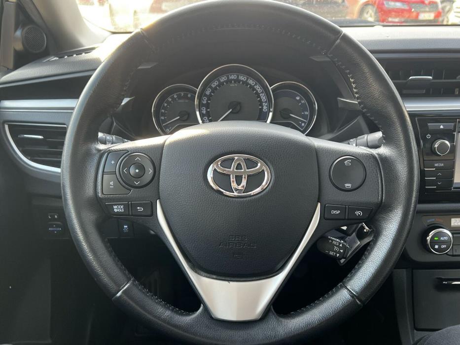 TOYOTA Corolla 2013