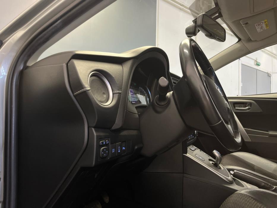 TOYOTA Auris 2013