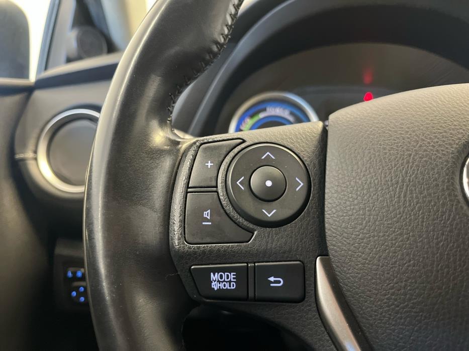 TOYOTA Auris 2013