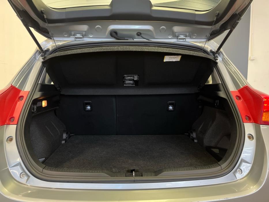 TOYOTA Auris 2013