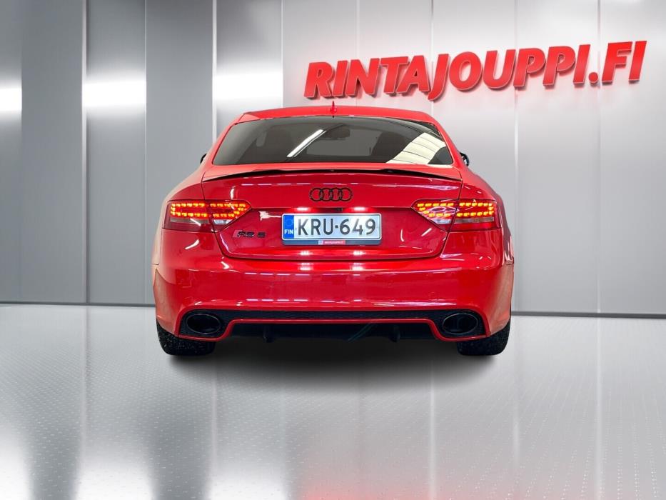 AUDI RS 5 2010