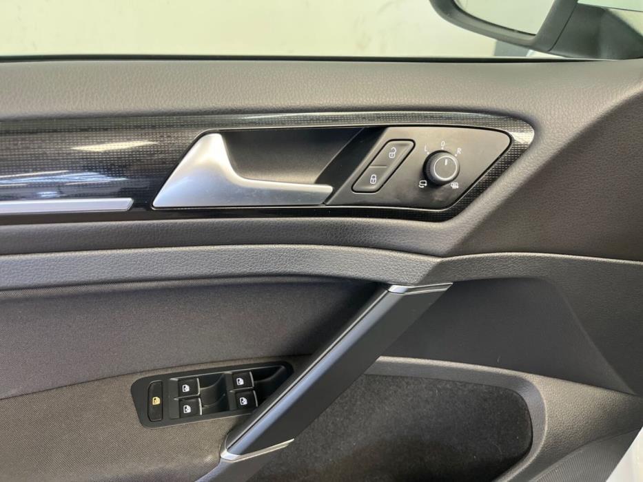 VOLKSWAGEN Golf 2018
