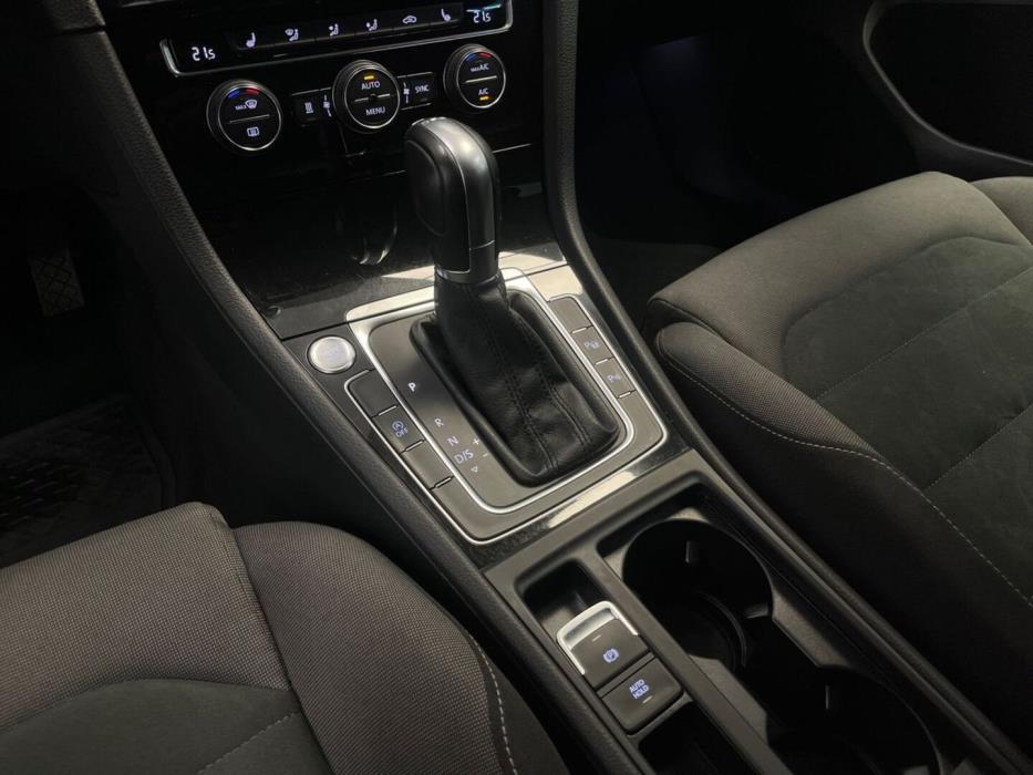 VOLKSWAGEN Golf 2018