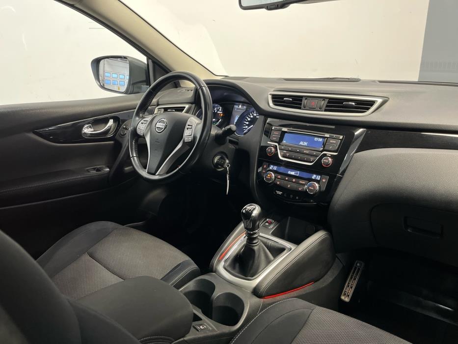 NISSAN Qashqai 2015