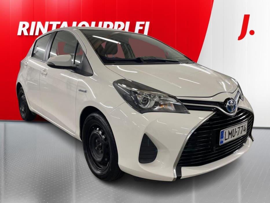 TOYOTA Yaris 2015
