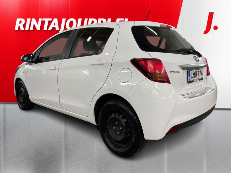 TOYOTA Yaris 2015