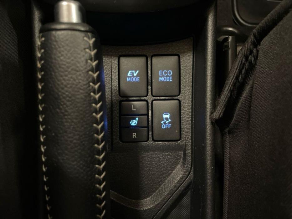 TOYOTA Yaris 2015