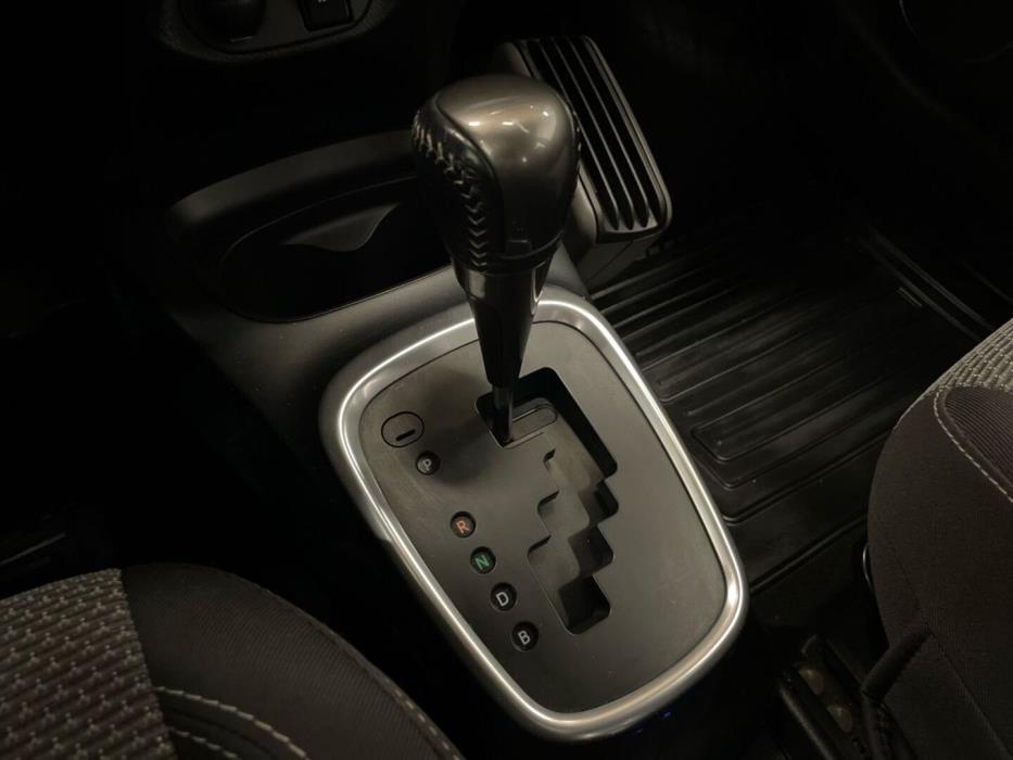 TOYOTA Yaris 2015