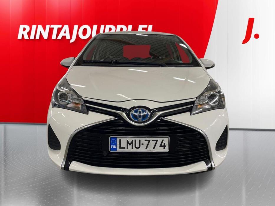 TOYOTA Yaris 2015