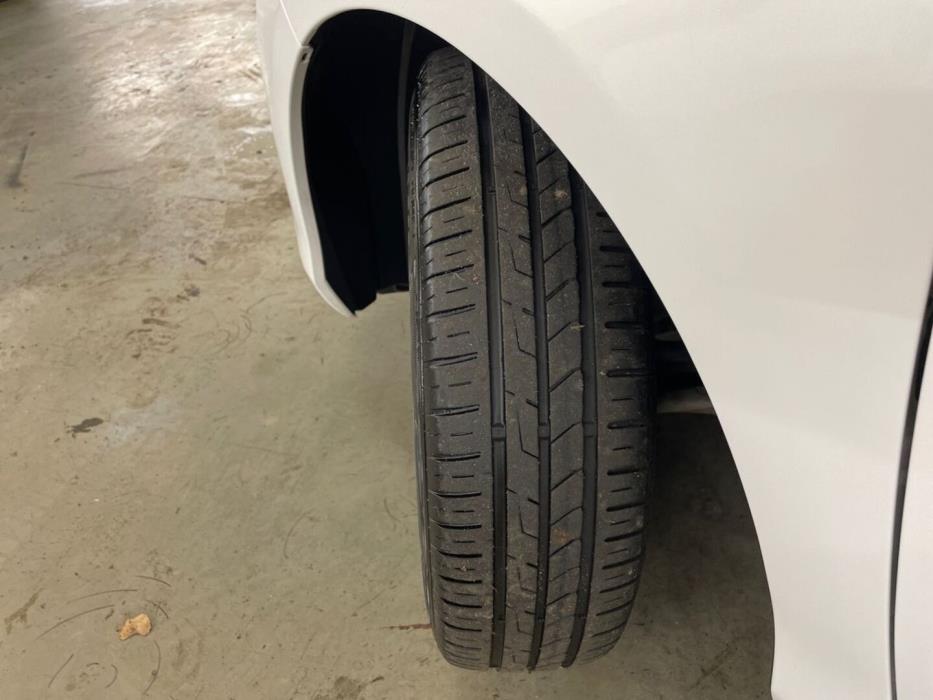 TOYOTA Yaris 2015