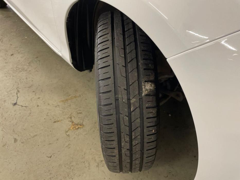 TOYOTA Yaris 2015