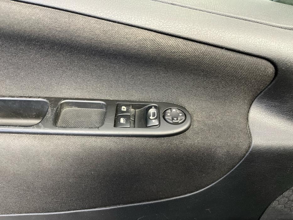 PEUGEOT 207 2007